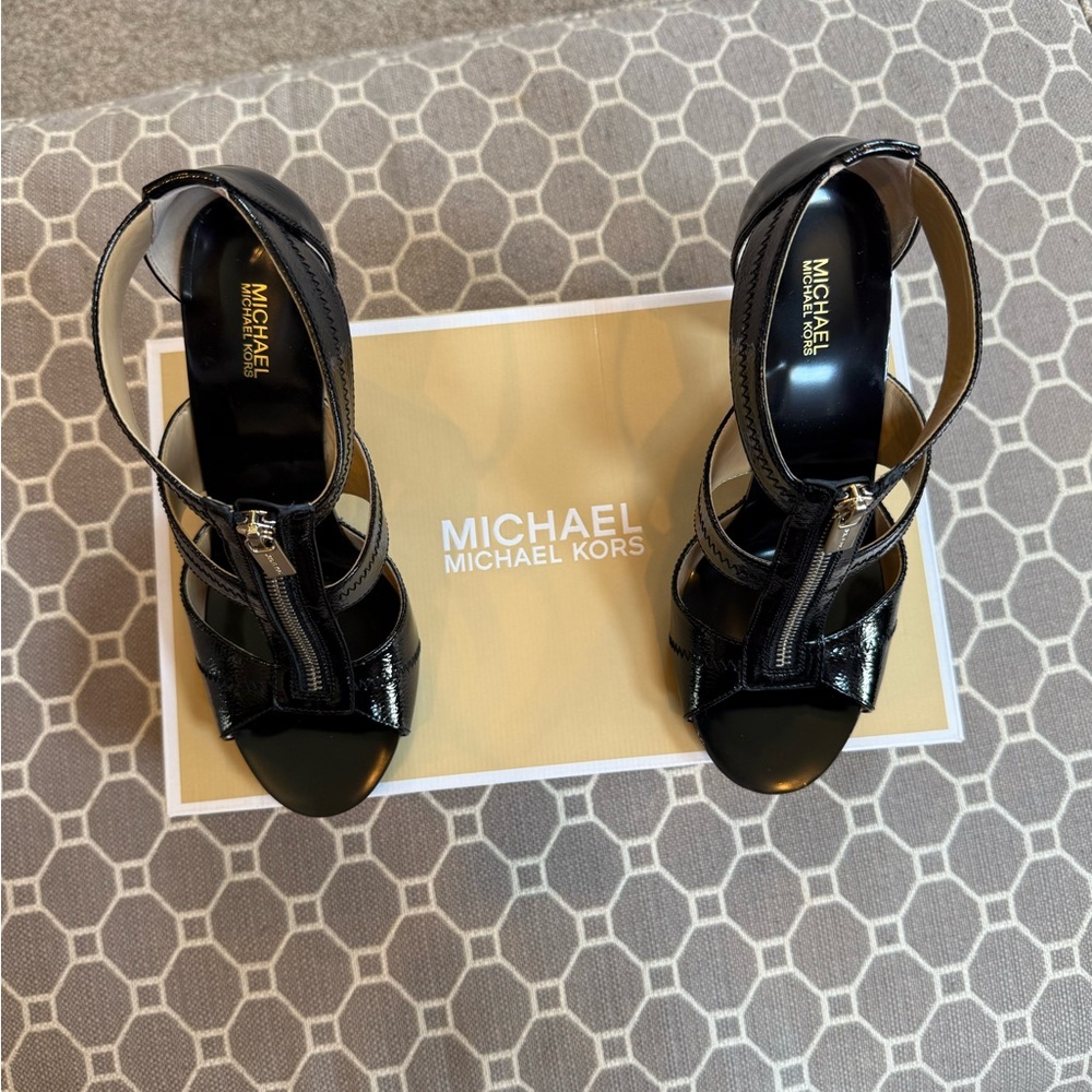 EUC Michael Kors Berkley T Strap Patent Black Heels with Modern Design